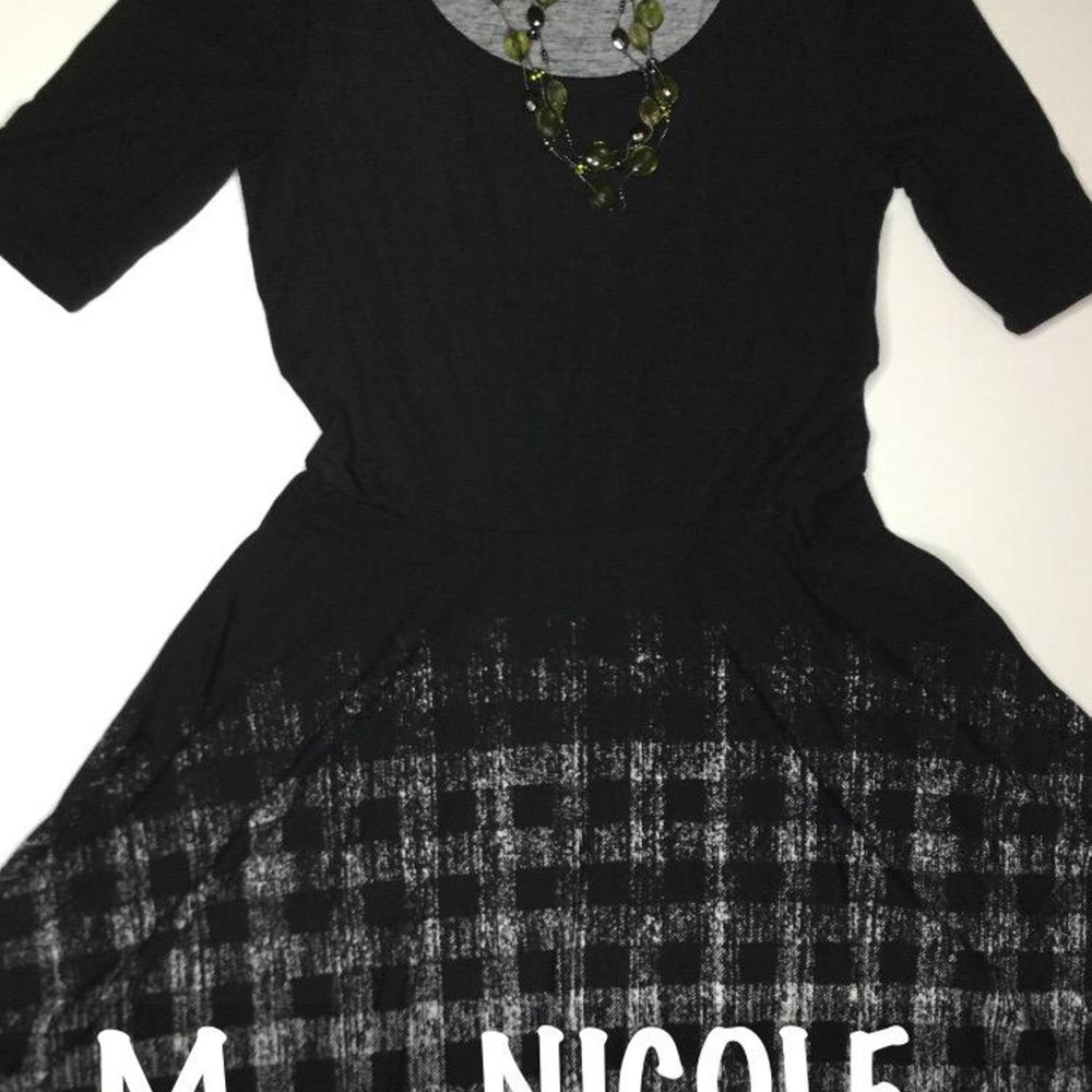 NWT Size Medium Black Checked Lularoe Nicole Dress